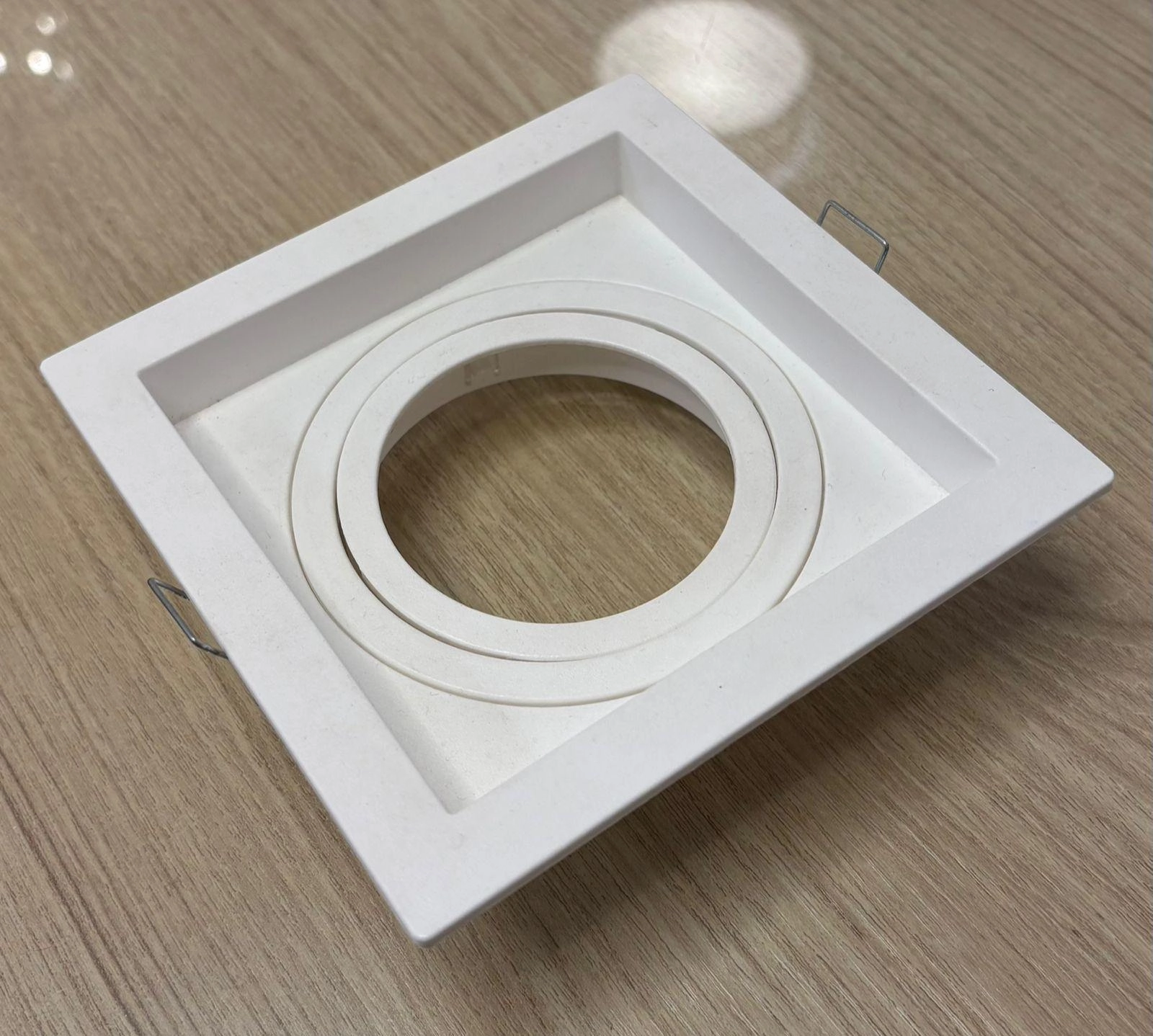 EMBUTIDO AR70 QUADRADO RECUADO DIRECIONÁVEL TERMOPLÁSTICO BRANCO